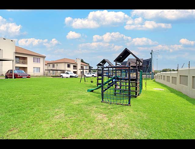 2 BEDROOM TOWNHOUSE FOR SALE IN ORIEL